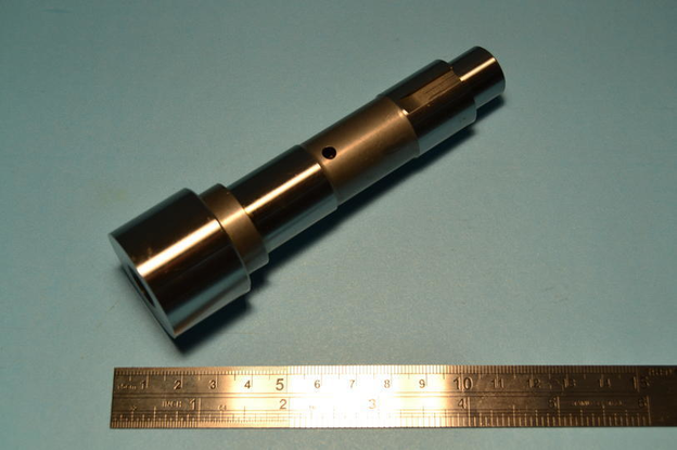 King pin, 20hp, oversize on taper