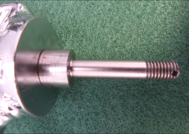 Stud, steam valve, masc. cap - 5/16 BSF thd