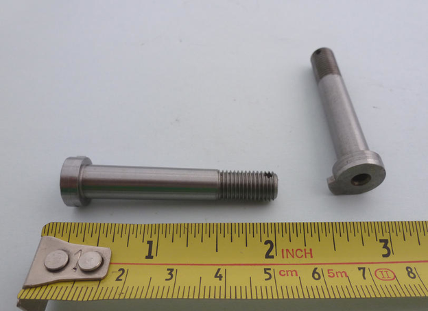 Bolt, bigend, with tapered shank, 20hp J-series on