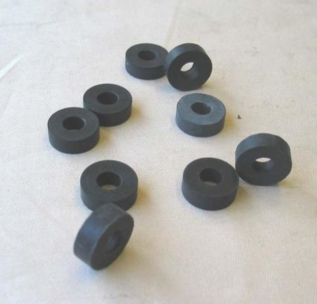 Rubber mounting washer, in bulkhead