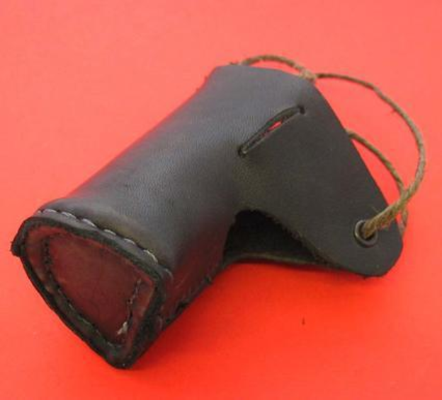 Cover, leather, rear link lower, 20/25 T101 to GLZ51