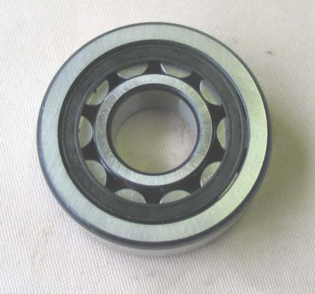 Pinion nose bearing with inner